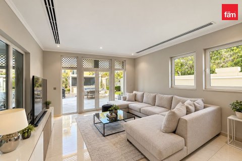 Villa de 3 dormitorios en Dubai, UAE No. 217225 10