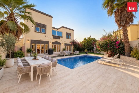 Villa de 3 dormitorios en Dubai, UAE No. 217225