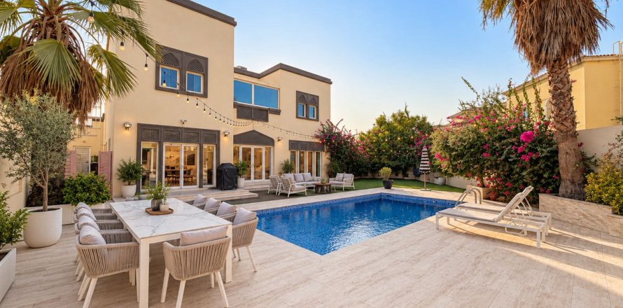 Villa de 3 dormitorios en Dubai, UAE No. 217225