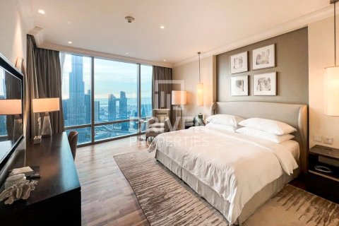 Квартира с 4 спальнями в The Address Residence Fountain Views, ОАЭ №204753 8