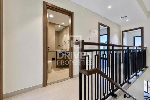 Townhouse de 4 dormitorios en Damac Lagoons, UAE No. 215038 4