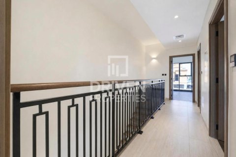 Townhouse de 4 dormitorios en Damac Lagoons, UAE No. 215038 3