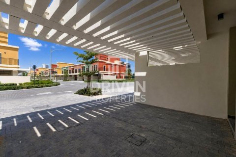 Townhouse de 4 dormitorios en Damac Lagoons, UAE No. 215038 20