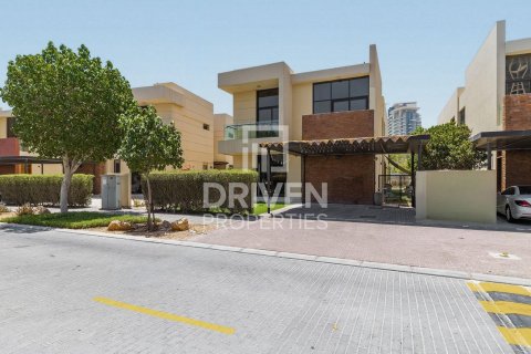 Вилла с 5 спальнями в DAMAC Hills (Akoya by DAMAC), ОАЭ №212658 4