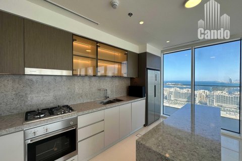Appartement de 2 chambres à EMAAR Beachfront, UAE No. 81961 4