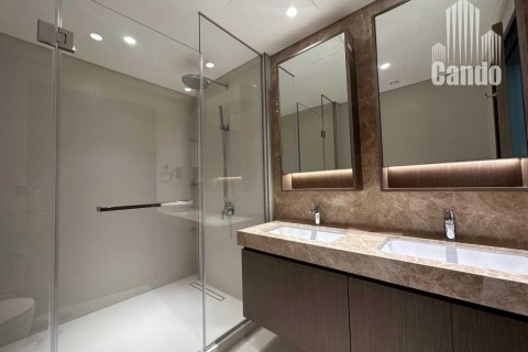Appartement de 2 chambres à EMAAR Beachfront, UAE No. 81961 24