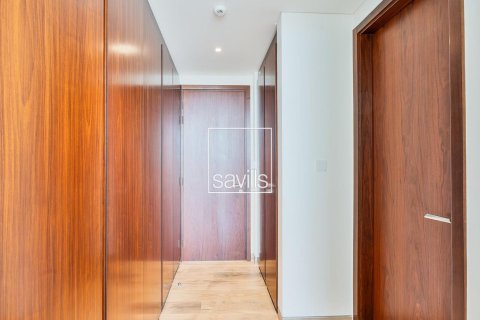 5 bedrooms Villa in Abu Dhabi, UAE No. 211127 19