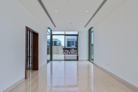 5 bedrooms Villa in Abu Dhabi, UAE No. 211127 12
