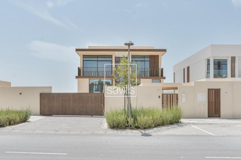 5 bedrooms Villa in Abu Dhabi, UAE No. 211127