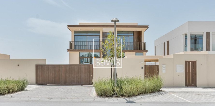 5 bedrooms Villa in Abu Dhabi, UAE No. 211127