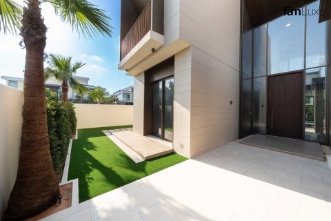 5 bedrooms Villa in Dubai Hills Estate, UAE No. 215933 4