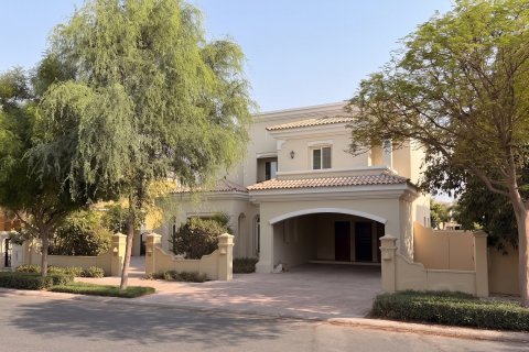 Villa de 4 dormitorios en Arabian Ranches, UAE No. 215396