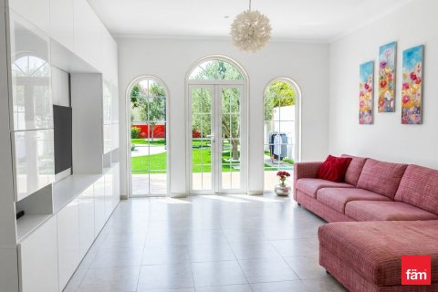Вилла с 3 спальнями в Jumeirah Park, ОАЭ №164460 3