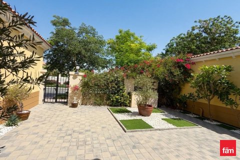 Вилла с 3 спальнями в Jumeirah Park, ОАЭ №164460 15