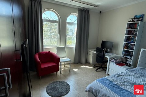 Вилла с 3 спальнями в Jumeirah Park, ОАЭ №164460 10