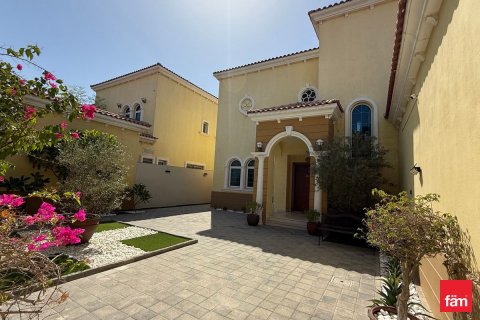 Вилла с 3 спальнями в Jumeirah Park, ОАЭ №164460 13