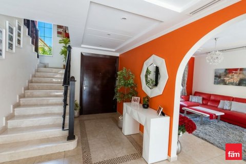 Вилла с 3 спальнями в Jumeirah Park, ОАЭ №164460 8