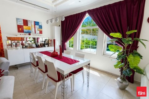 Вилла с 3 спальнями в Jumeirah Park, ОАЭ №164460 4