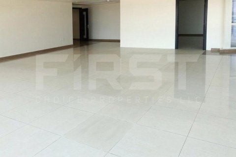 4 bedrooms Apartment in Abu Dhabi, UAE No. 13380