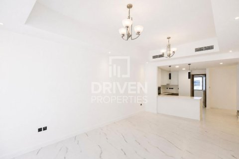 Вилла с 4 спальнями в District 11, ОАЭ №225651
