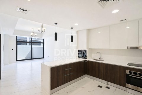 Вилла с 4 спальнями в District 11, ОАЭ №225651 5
