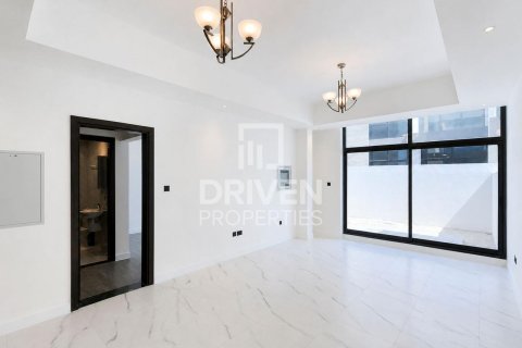 Вилла с 4 спальнями в District 11, ОАЭ №225651 4
