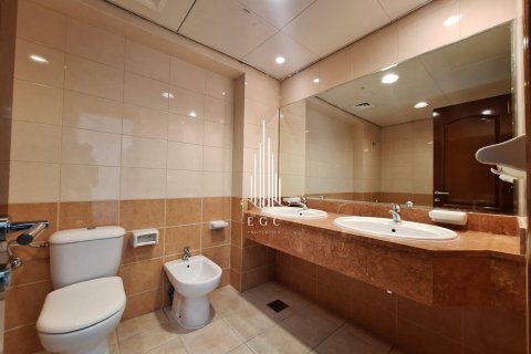 Villa de 4 dormitorios en Abu Dhabi Gate City, UAE No. 36641 30