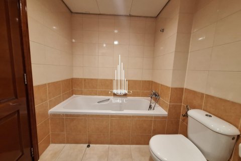 Villa de 4 dormitorios en Abu Dhabi Gate City, UAE No. 36641 28
