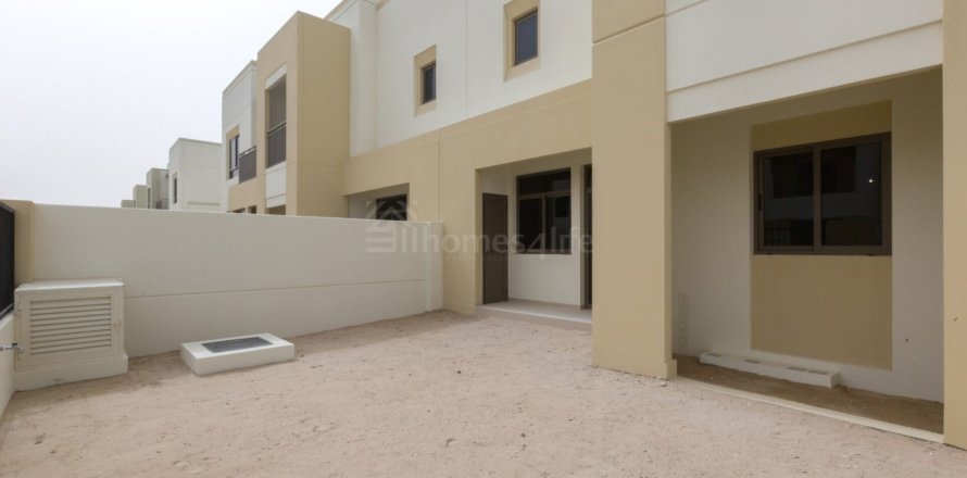 Villa de 3 dormitorios en Naseem Townhouses, UAE No. 185018