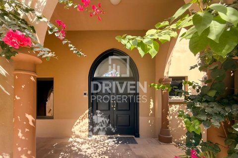 4 bedrooms Villa in Canal Cove Villas, UAE No. 212799 7