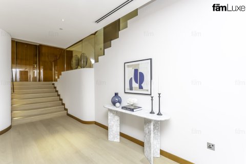 4 bedrooms Duplex in Dubai, UAE No. 143340 16