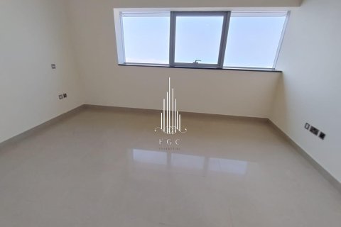 Apartment de 4 dormitorios en Al Mina, UAE No. 49723 3