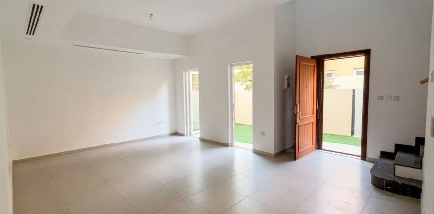 Townhouse de 2 dormitorios en Dubai, UAE No. 223849