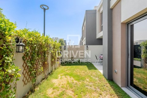 Townhouse de 3 dormitorios en Dubai South (Dubai World Central), UAE No. 223325