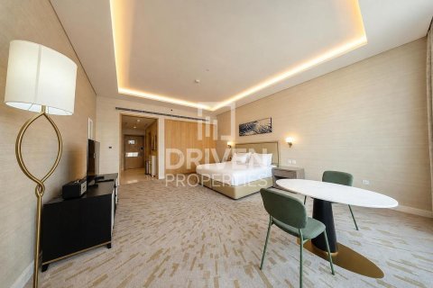 Studio Apartment in The Palm Tower, UAE No. 212167 4