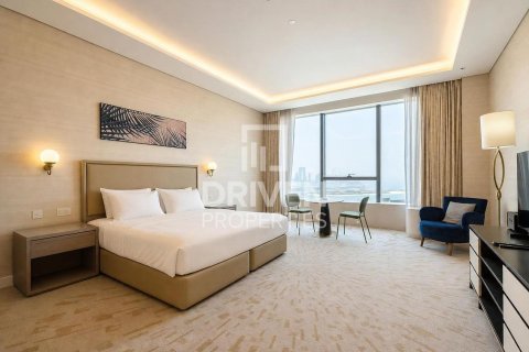 Studio Apartment in The Palm Tower, UAE No. 212167 3