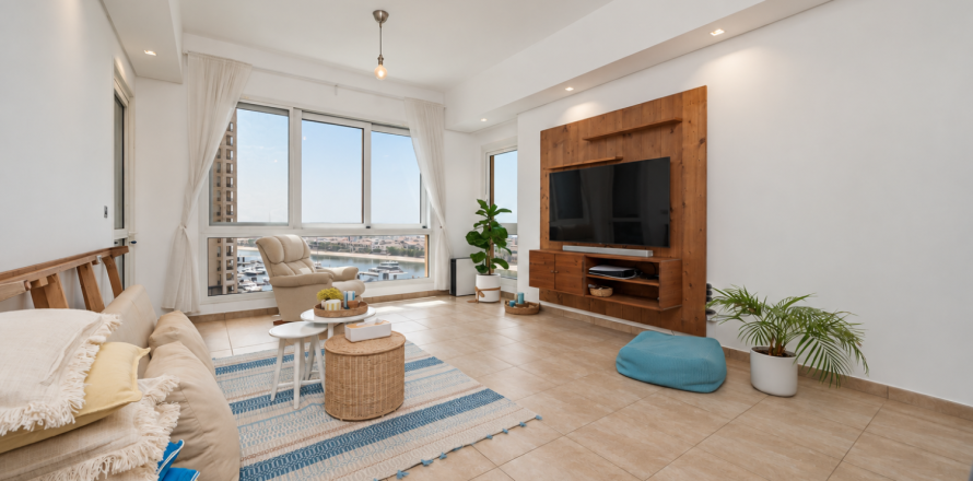 2 bedrooms Apartment in Palm Jumeirah, UAE No. 213035