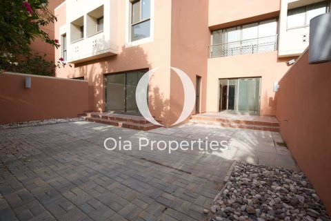 Villa de 4 chambres à Abu Dhabi, UAE No. 98930 5