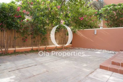 Villa de 4 chambres à Abu Dhabi, UAE No. 98930 4