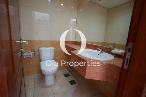 Villa de 4 chambres à Abu Dhabi, UAE No. 98930 15