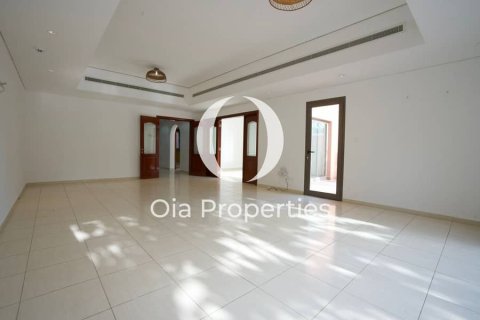 Villa de 4 chambres à Abu Dhabi, UAE No. 98930 8