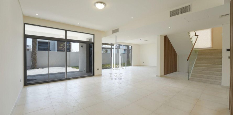 Villa de 4 dormitorios en  Yas Island, UAE No. 39110