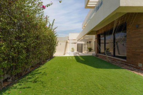 Villa de 4 dormitorios en  Yas Island, UAE No. 39110 3
