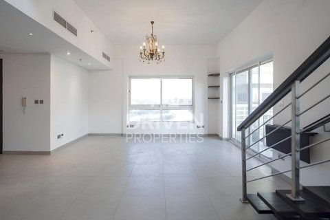 Дуплекс с 3 спальнями в Jumeirah Islands, ОАЭ №218106 3
