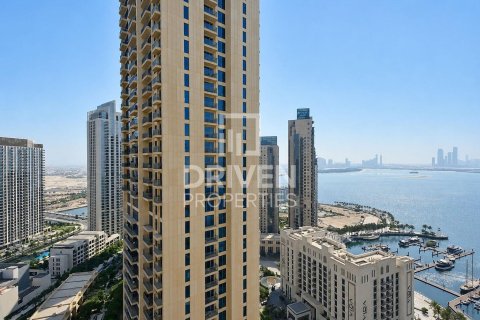 Apartment de 2 dormitorios en Creek Horizon, UAE No. 221488