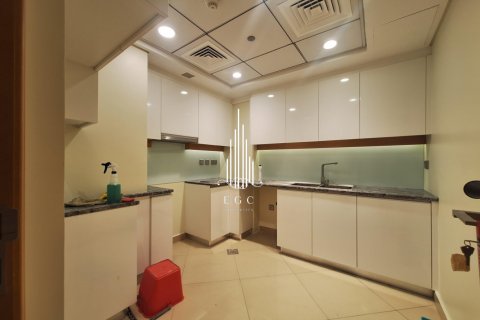 Apartment de 2 dormitorios en Al Khalidiya, UAE No. 20115 7