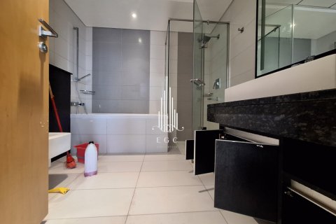 Apartment de 2 dormitorios en Al Khalidiya, UAE No. 20115 17