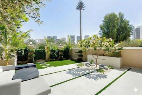 3 bedrooms Townhouse in Jumeirah Village Circle, UAE No. 213033 28