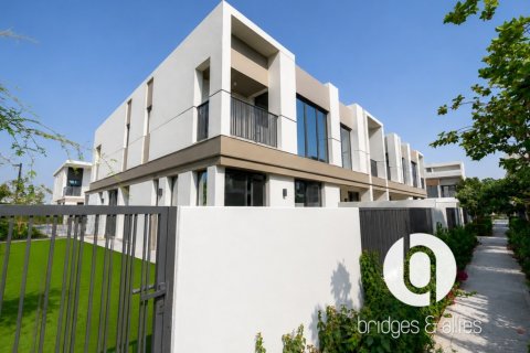 Вилла с 4 спальнями в Tilal Al Ghaf, ОАЭ №224356