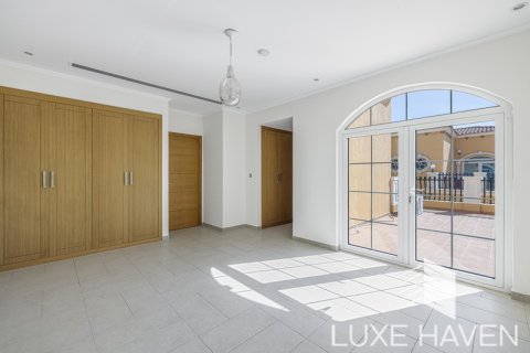 5 غرفة نوم  فيلا في Legacy, الإمارات العربية المتحدة رقم 9406 13